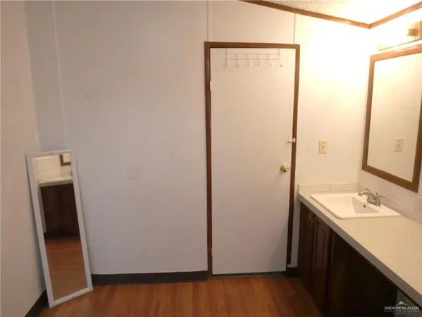 $1,200 | 2011 Oliva Street, Edinburg, TX 78539