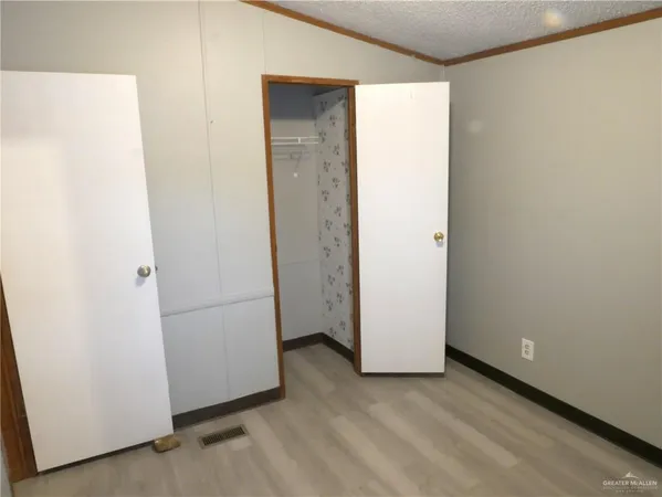 $1,200 | 2011 Oliva Street, Edinburg, TX 78539