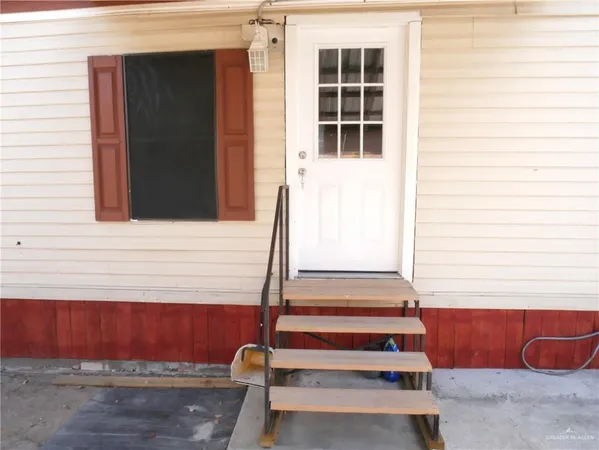 $1,200 | 2011 Oliva Street, Edinburg, TX 78539