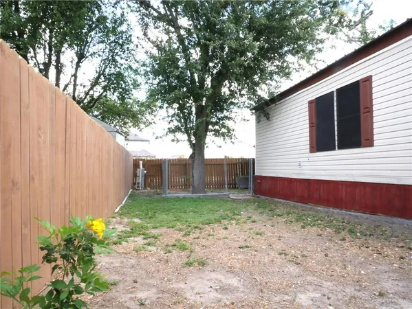 $1,200 | 2011 Oliva Street, Edinburg, TX 78539
