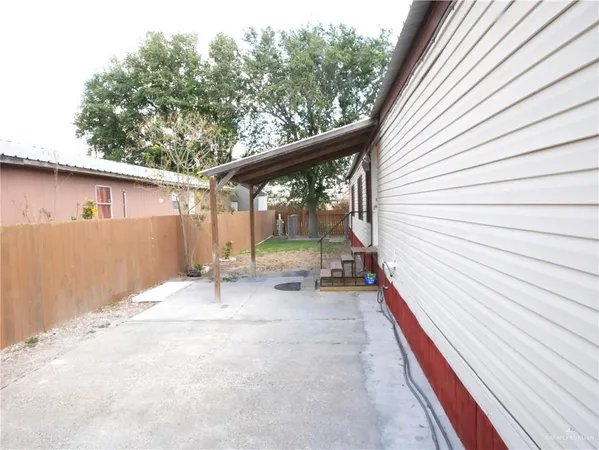 $1,200 | 2011 Oliva Street, Edinburg, TX 78539