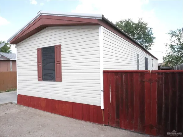 $1,200 | 2011 Oliva Street, Edinburg, TX 78539