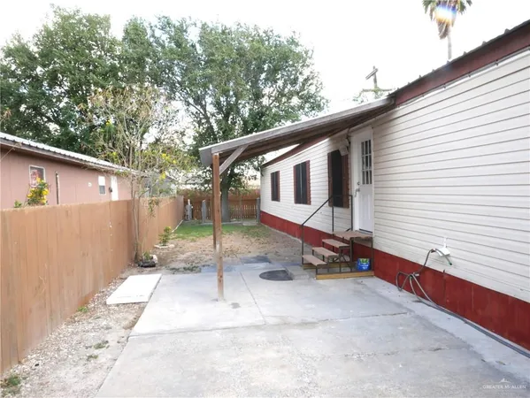 $1,200 | 2011 Oliva Street, Edinburg, TX 78539