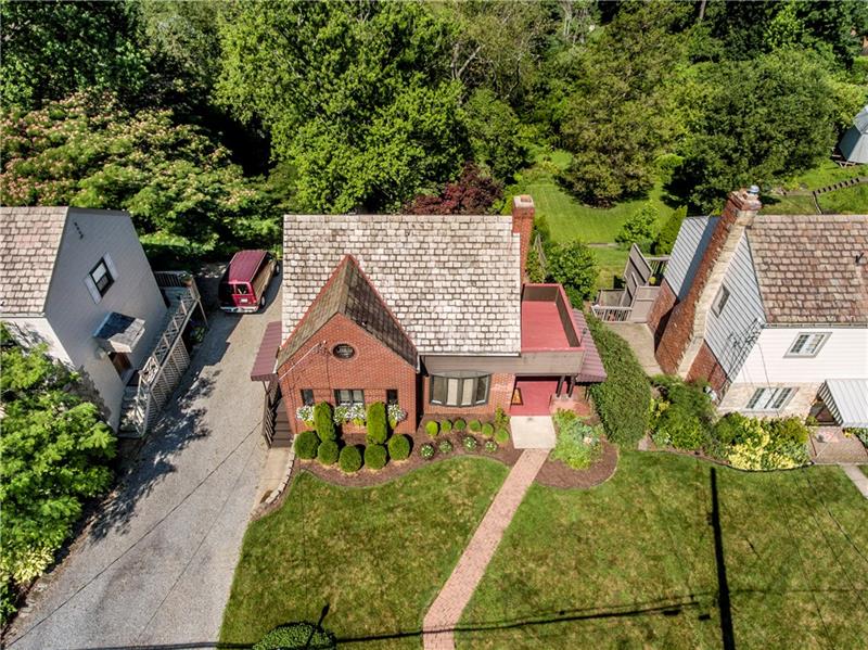 498 Edgeridge Road Pittsburgh, PA 15228 - Photo 3 of 25 Welcome Home!