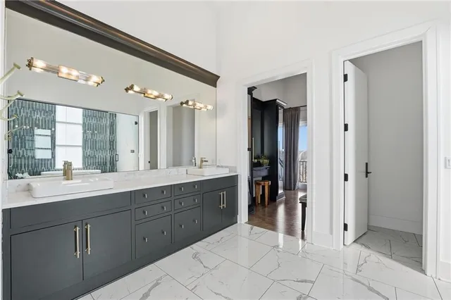 $1,875,000 | 6949 Watson's Country Lane, Parkville, MO 64152