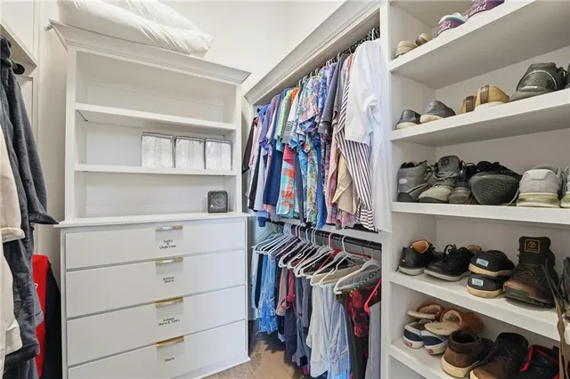 $1,875,000 | 6949 Watson's Country Lane, Parkville, MO 64152