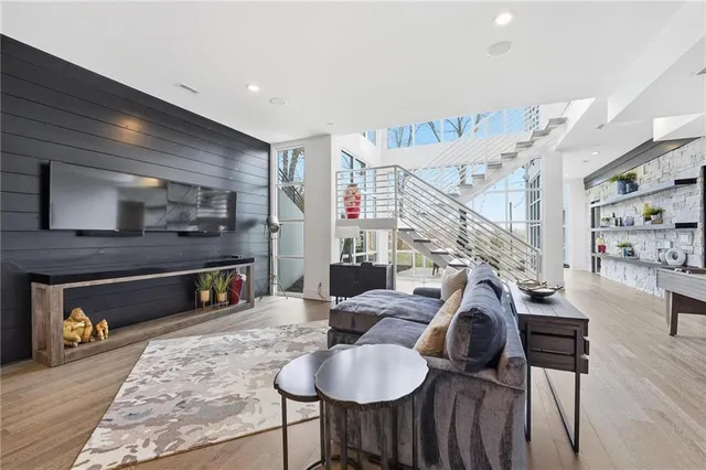 $1,875,000 | 6949 Watson's Country Lane, Parkville, MO 64152