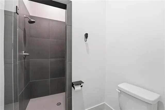 $1,875,000 | 6949 Watson's Country Lane, Parkville, MO 64152