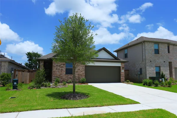 $2,500 | 3602 Atlas Pt Lane, Angleton, TX 77515