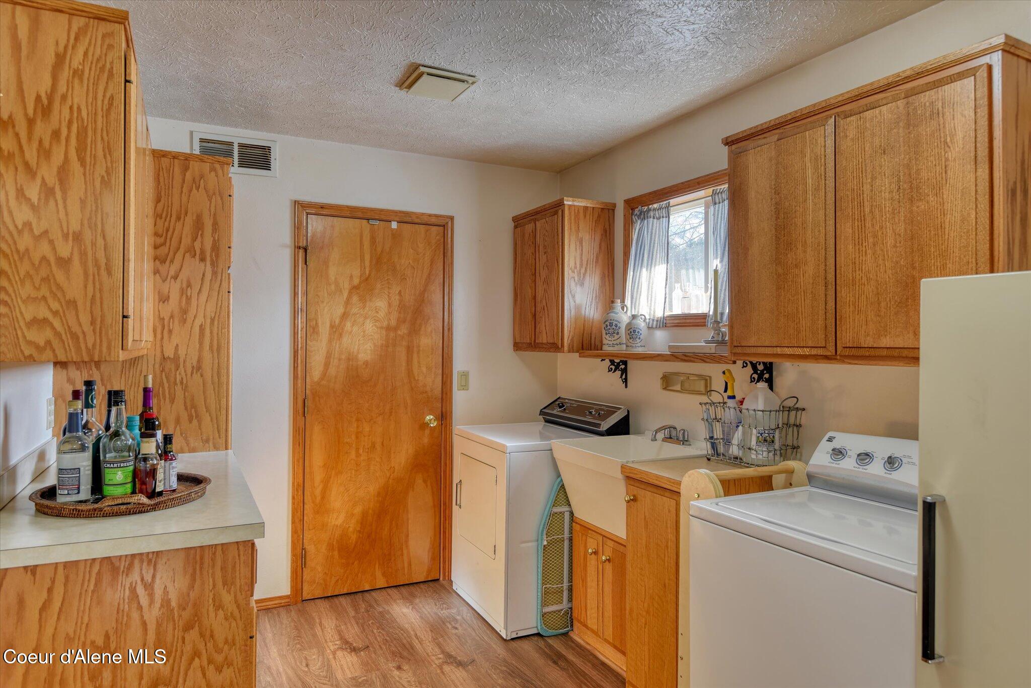 654 Maple Place Hayden, ID 83835 - Photo 17 of 36 16 Laundry 1