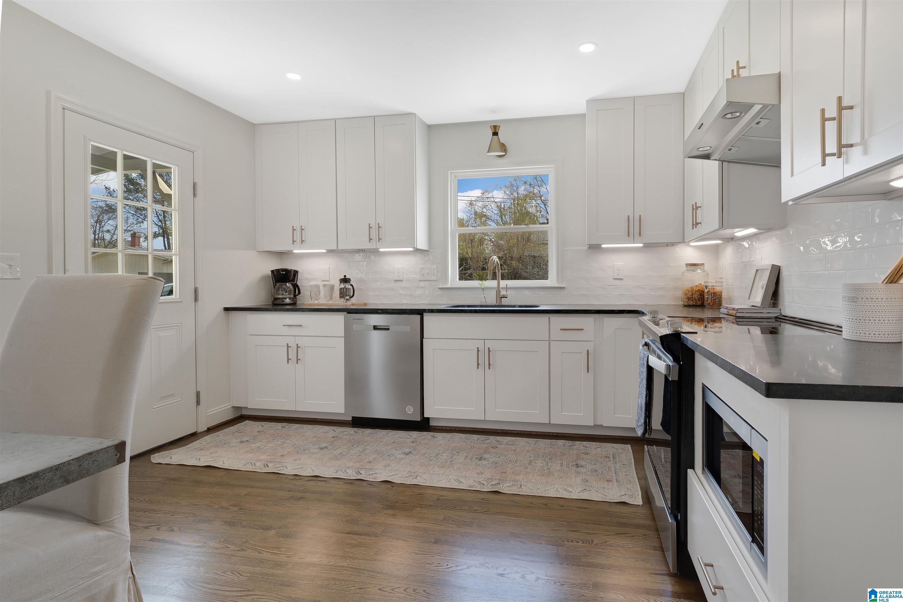 121 Ridgemoor Drive Birmingham, AL 35209 - Photo 9 of 47