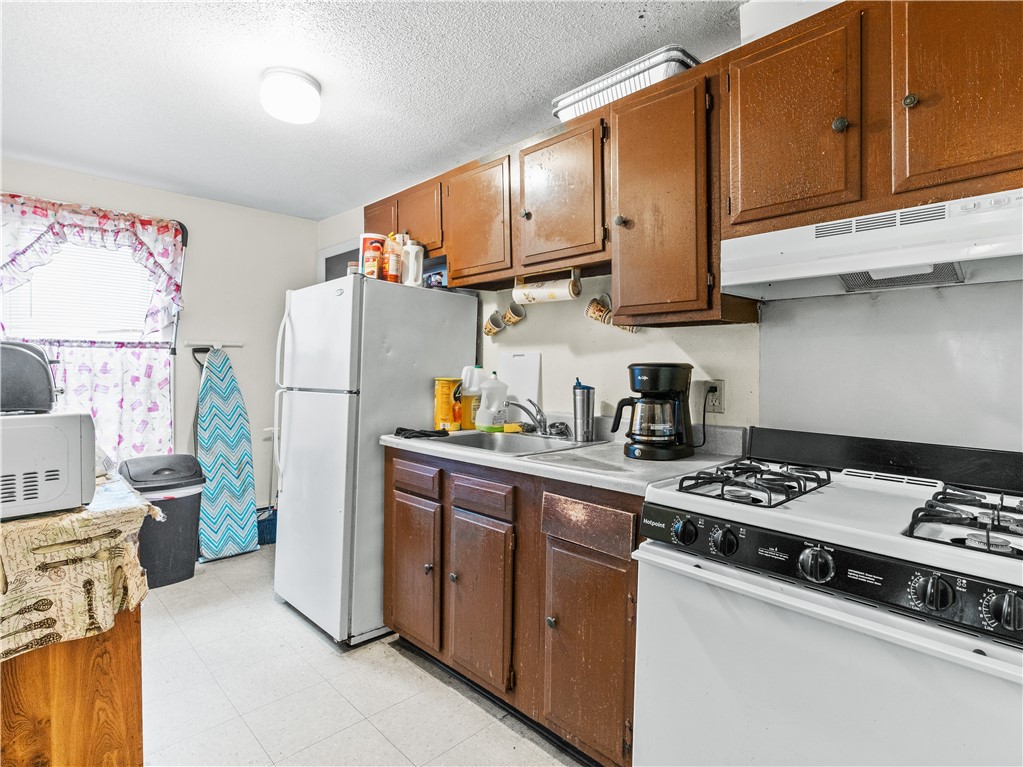 495 Front Street Woonsocket, RI 02895 - Photo 3 of 10