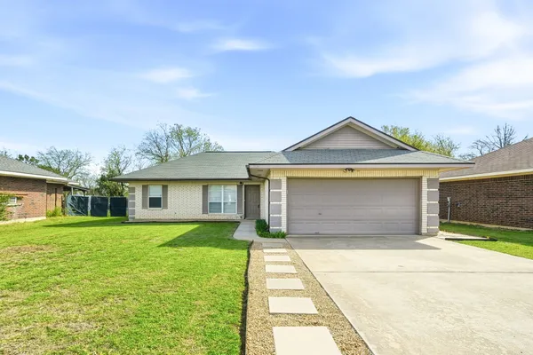 $272,500 | 508 Bent Wood Drive, Leander, TX 78641