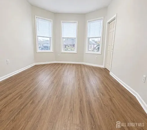 $2,450 | 296 North Clinton Street, Unit 2, East Orange, NJ 07017