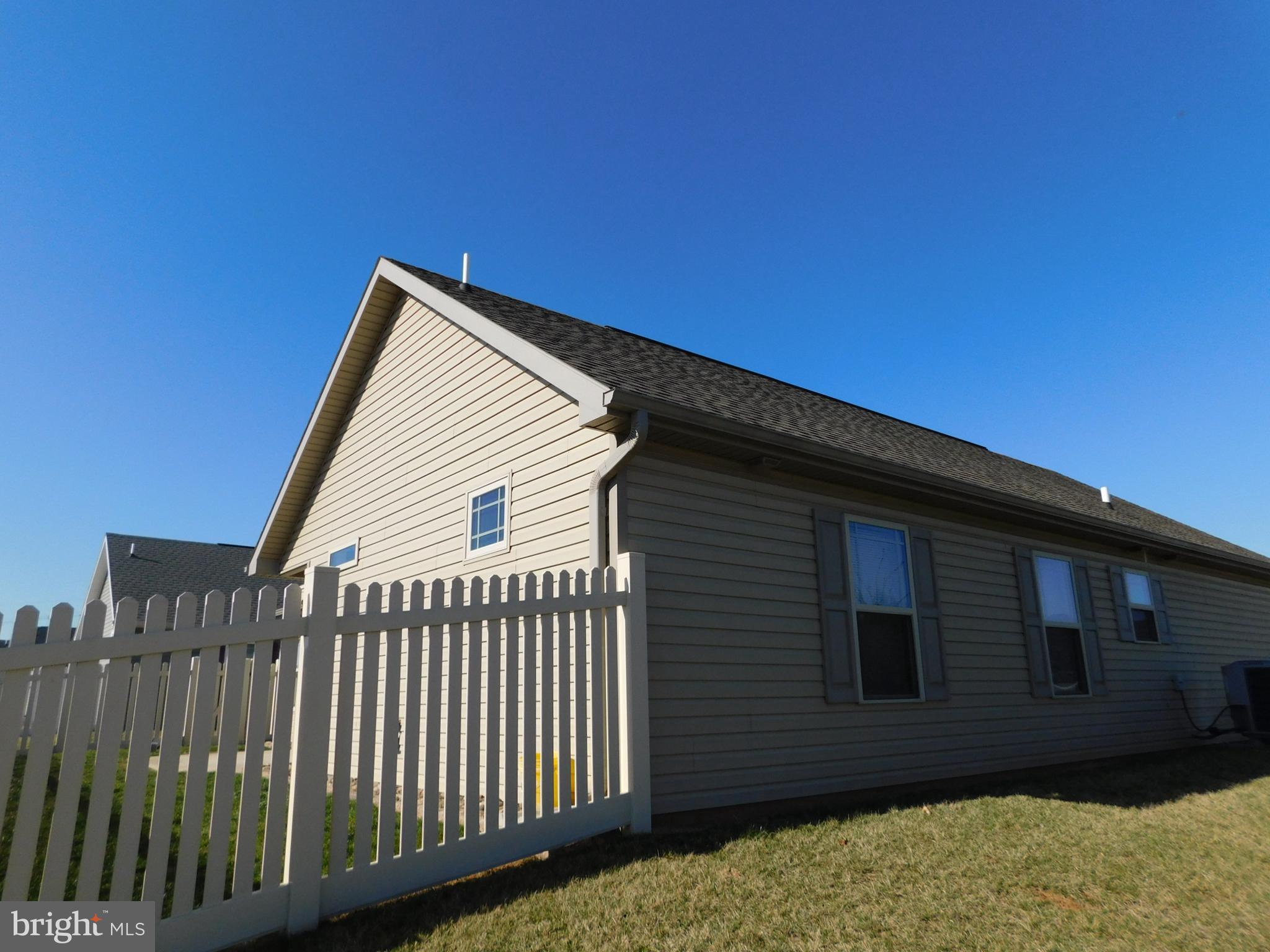 424 Eisenhower Drive Chambersburg, PA 17201 - Photo 27 of 30 a backyard of a house