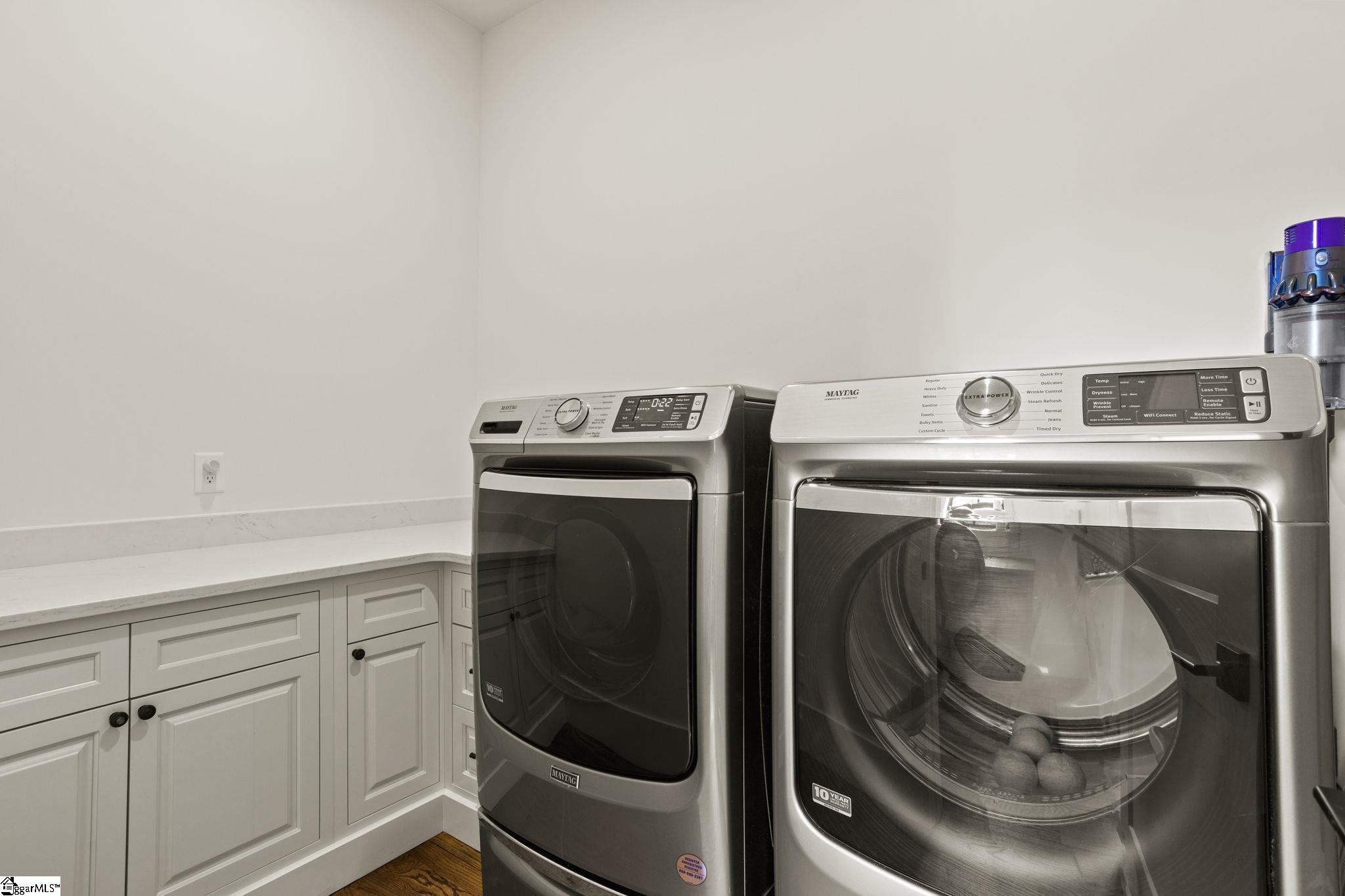 7873 Glassy Ridge Road Landrum, SC 29356 - Photo 23 of 50 Washer Dryer Included!
