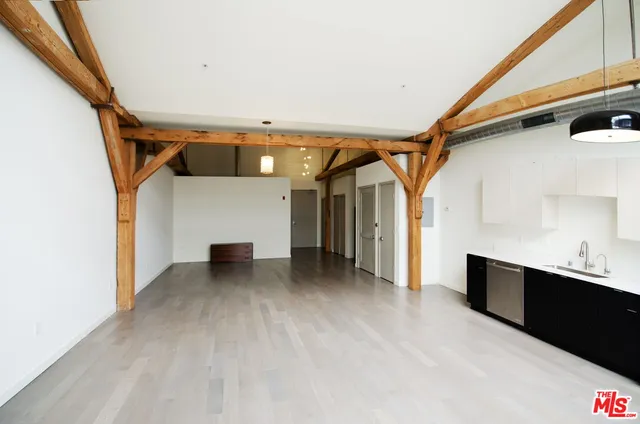 a view of entryway and hall