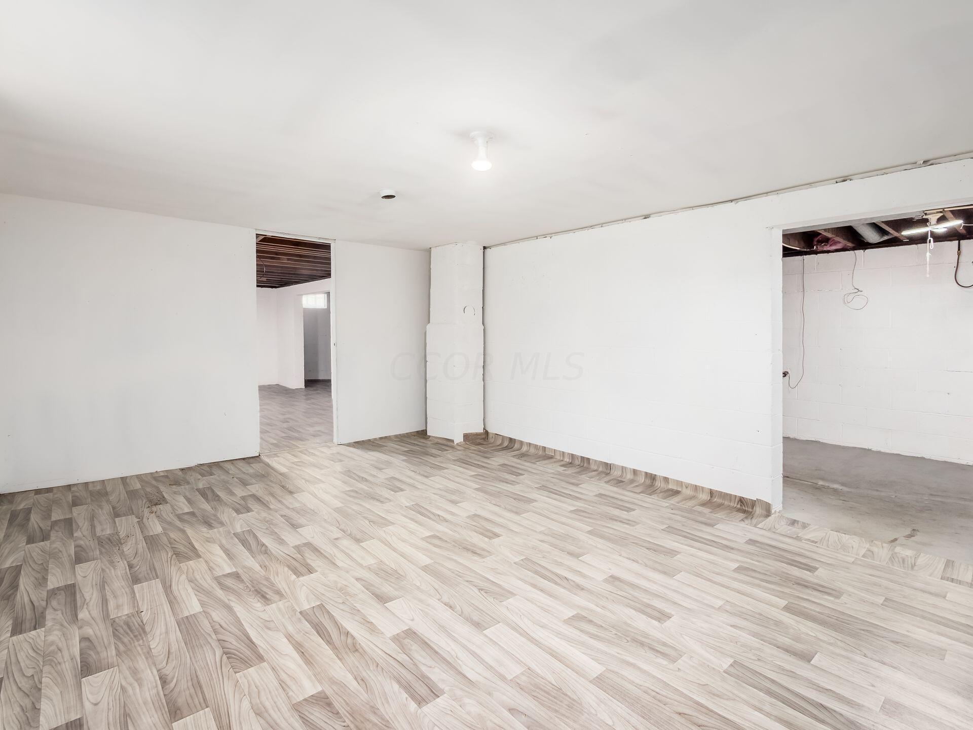 263 Deerfield Road Columbus, OH 43228 - Photo 21 of 27 021_f69_C - 263 Deerfield 059
