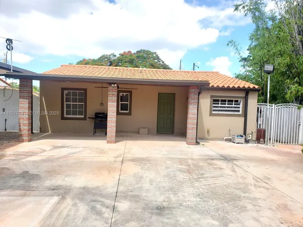 $595,000 | 635 Southwest 64th Court, Miami, FL 33144