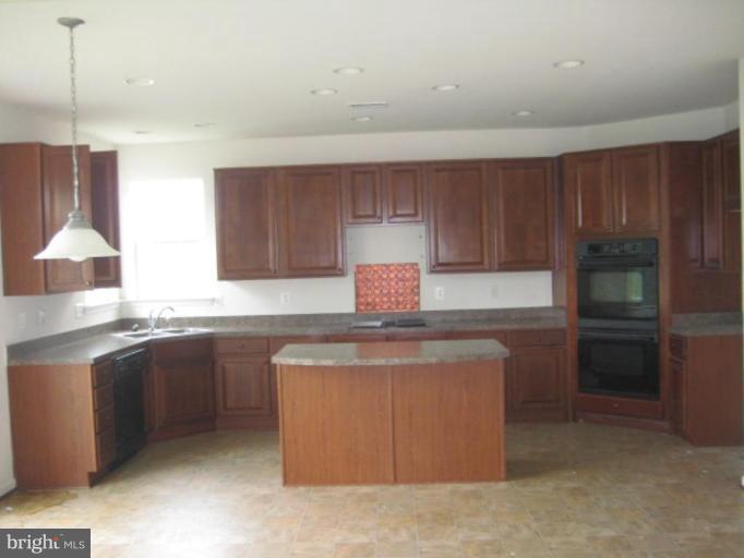 2024 Myrtlewood Road Baltimore, MD 21209 - Photo 3 of 7 Kitchen
