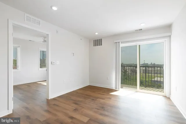 $2,125 | 2501 Washington Avenue, Unit 2B214, Philadelphia, PA 19146