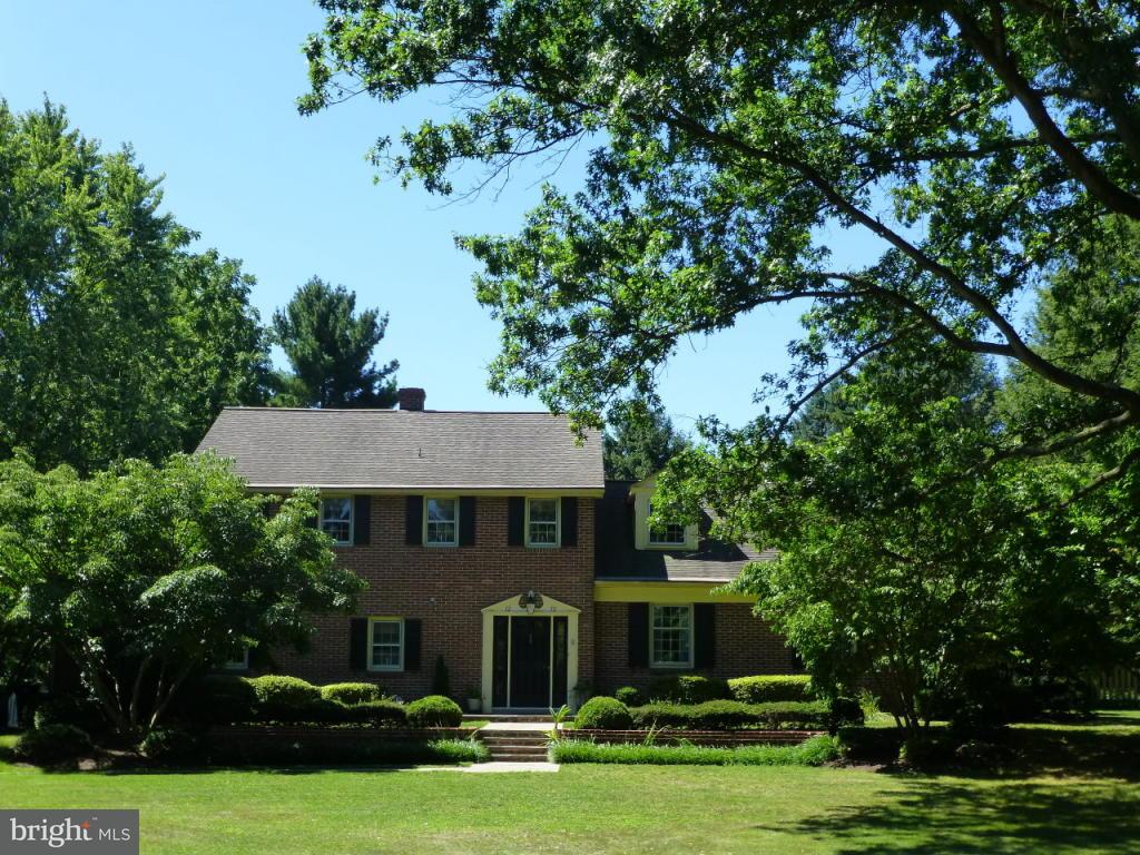 1252 Hunsicker Road Lancaster, PA 17601 - Photo 2 of 36