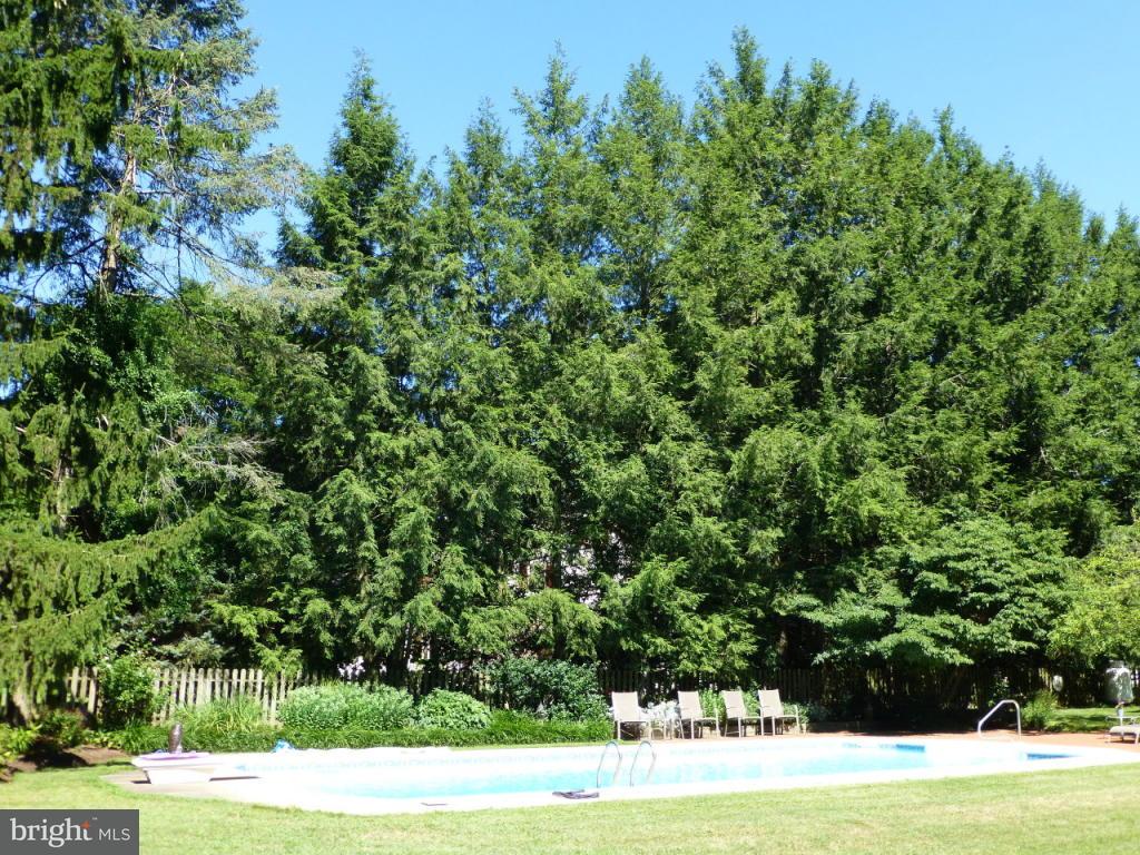 1252 Hunsicker Road Lancaster, PA 17601 - Photo 23 of 36