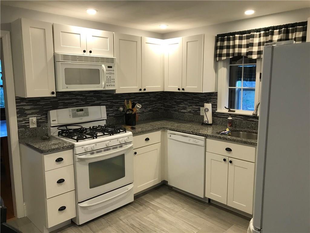 8 Woodside Drive Cumberland, ME 04021 - Photo 4 of 33 Photo