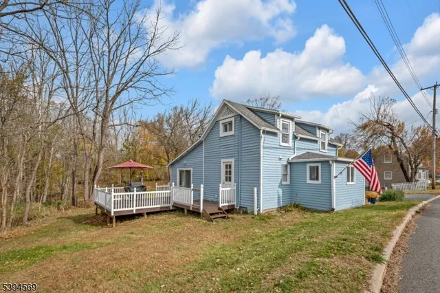 $320,000 | 19 Water Street, Hackettstown, NJ 07840