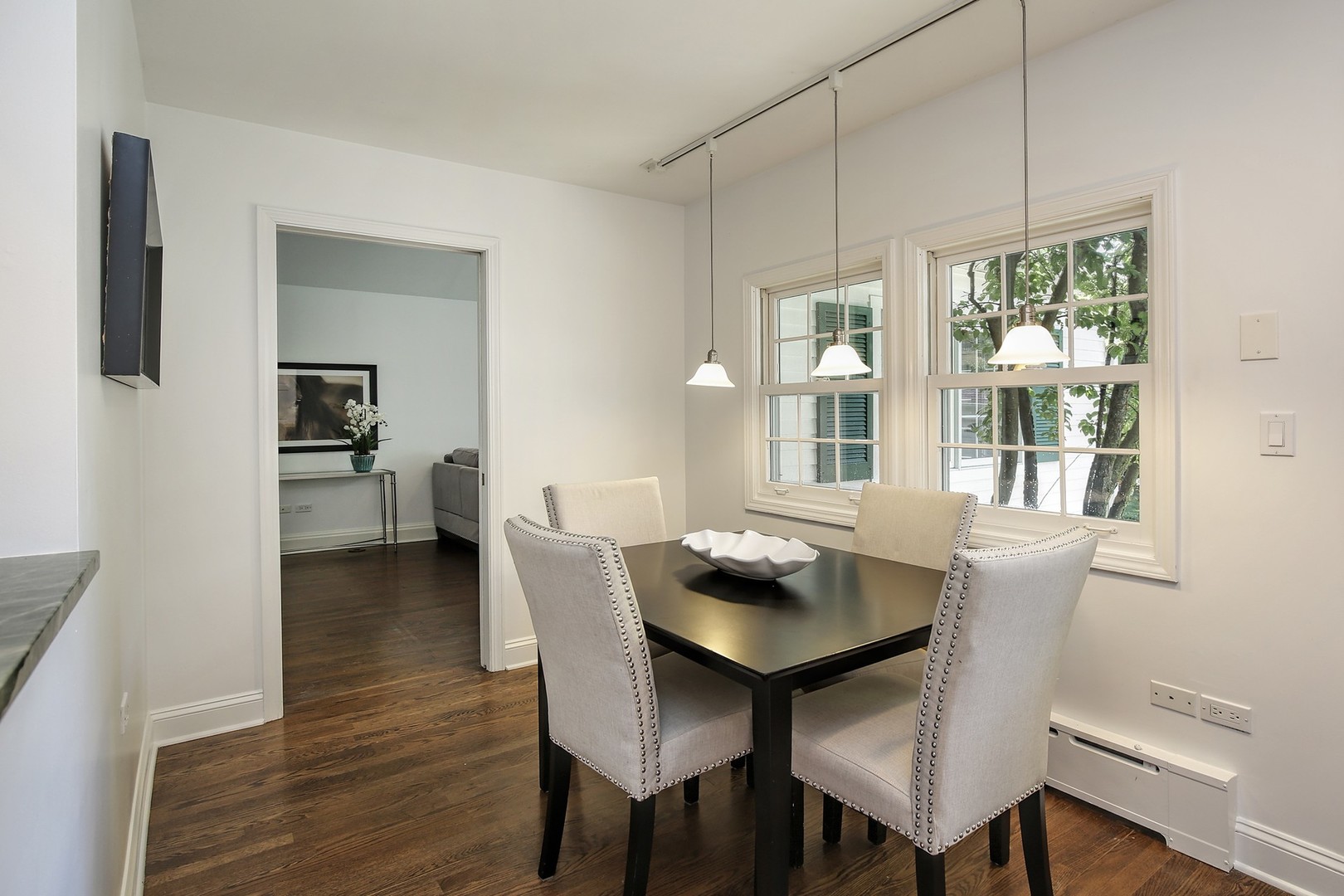 206 Sheridan Road Winnetka, IL 60093 - Photo 9 of 20 a dining room with furniture and window
