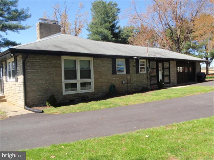 127 Point Airy Road Woodstown, NJ 08098 - Photo 2 of 25 Exterior Side