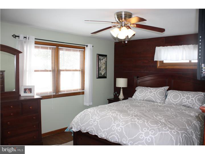 127 Point Airy Road Woodstown, NJ 08098 - Photo 14 of 25 Master Bedroom