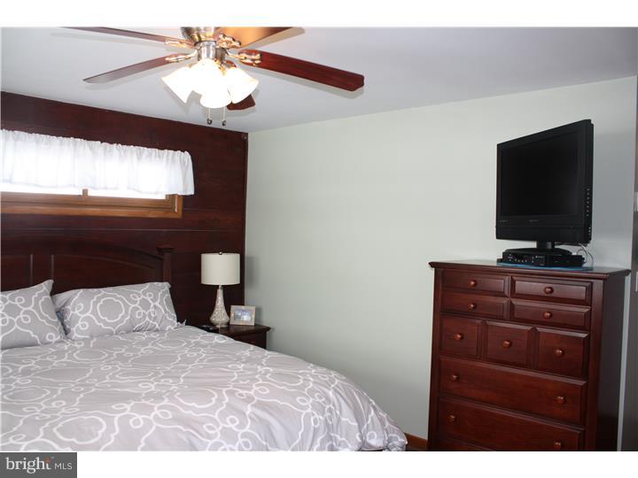127 Point Airy Road Woodstown, NJ 08098 - Photo 15 of 25 Master Bedroom