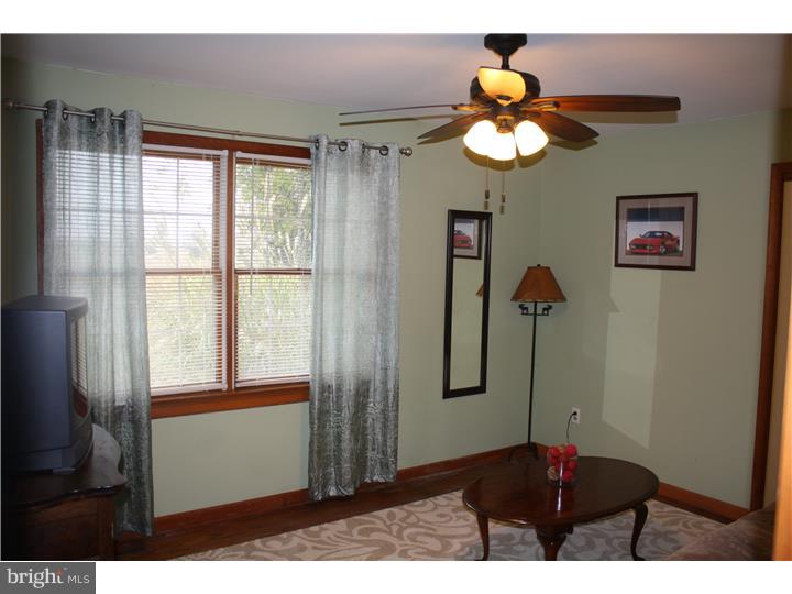 127 Point Airy Road Woodstown, NJ 08098 - Photo 16 of 25 Bedroom 2