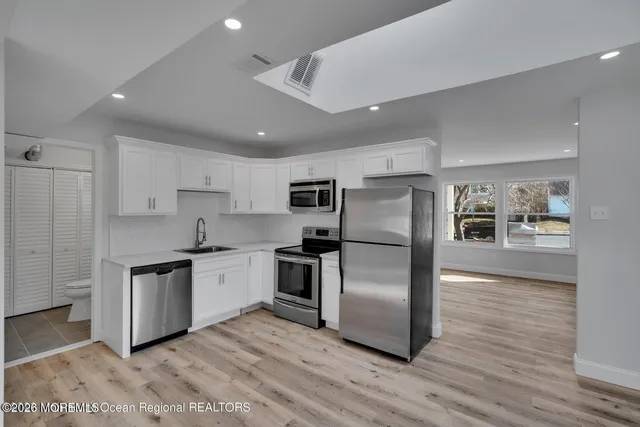 $2,550 | 152 Windward Drive, Barnegat, NJ 08005