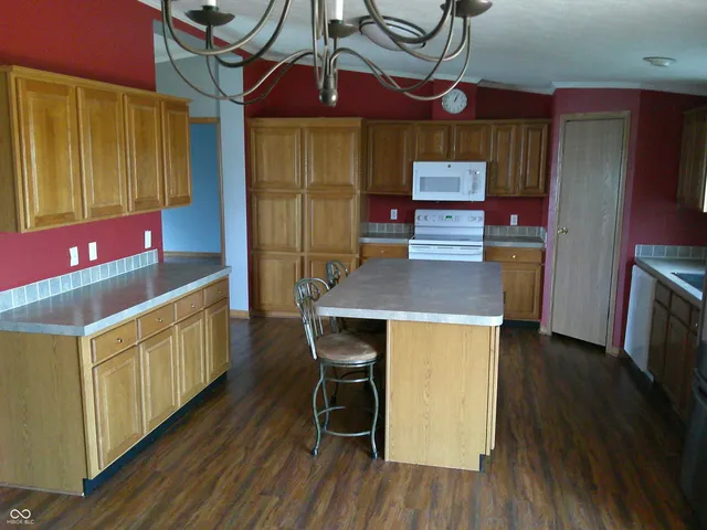 $295,000 | 1661 Killion Avenue, Seymour, IN 47274