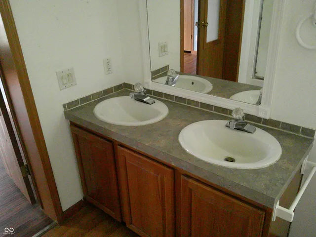 $295,000 | 1661 Killion Avenue, Seymour, IN 47274