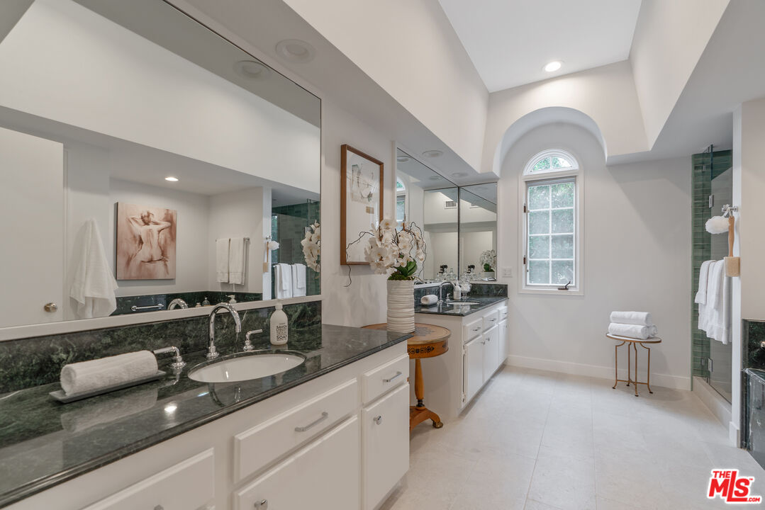 10118 Empyrean Way, Unit 204 Los Angeles, CA 90067 - Photo 25 of 44