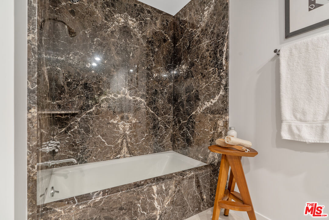 10118 Empyrean Way, Unit 204 Los Angeles, CA 90067 - Photo 35 of 44