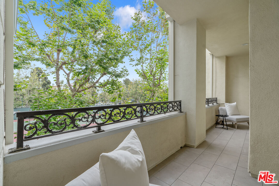 10118 Empyrean Way, Unit 204 Los Angeles, CA 90067 - Photo 9 of 44