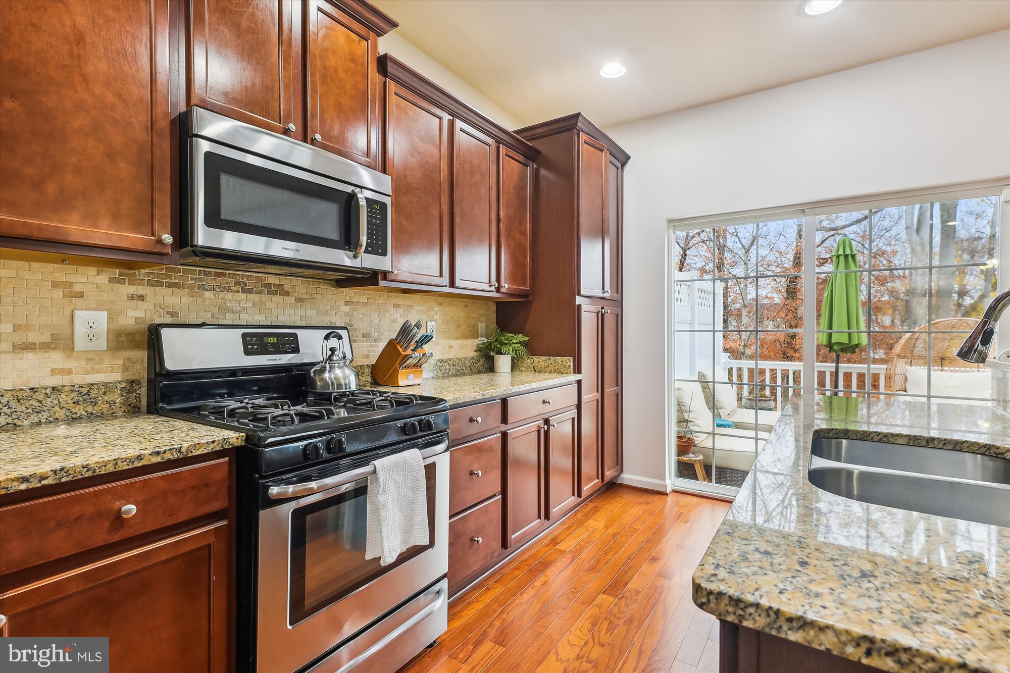 15707 Monksilver Bend Upper Marlboro, MD 20774 - Photo 12 of 58 Tons of cabinet space!