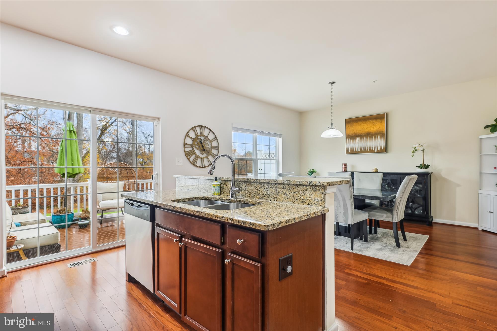 15707 Monksilver Bend Upper Marlboro, MD 20774 - Photo 15 of 58 Large island & door to deck