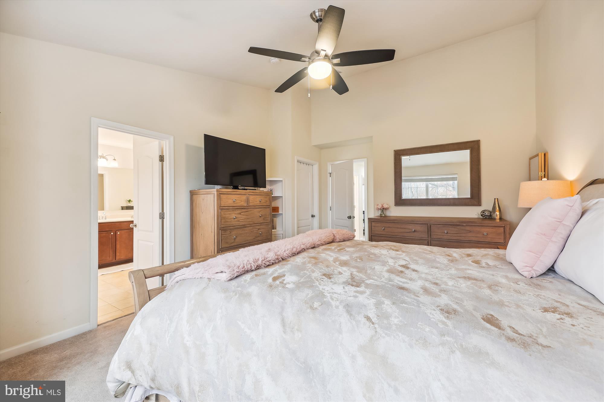 15707 Monksilver Bend Upper Marlboro, MD 20774 - Photo 21 of 58 Vaulted ceilings