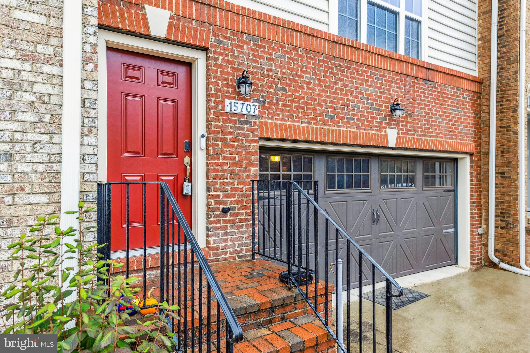 15707 Monksilver Bend Upper Marlboro, MD 20774 - Photo 3 of 58 2-car garage & 2-car driveway