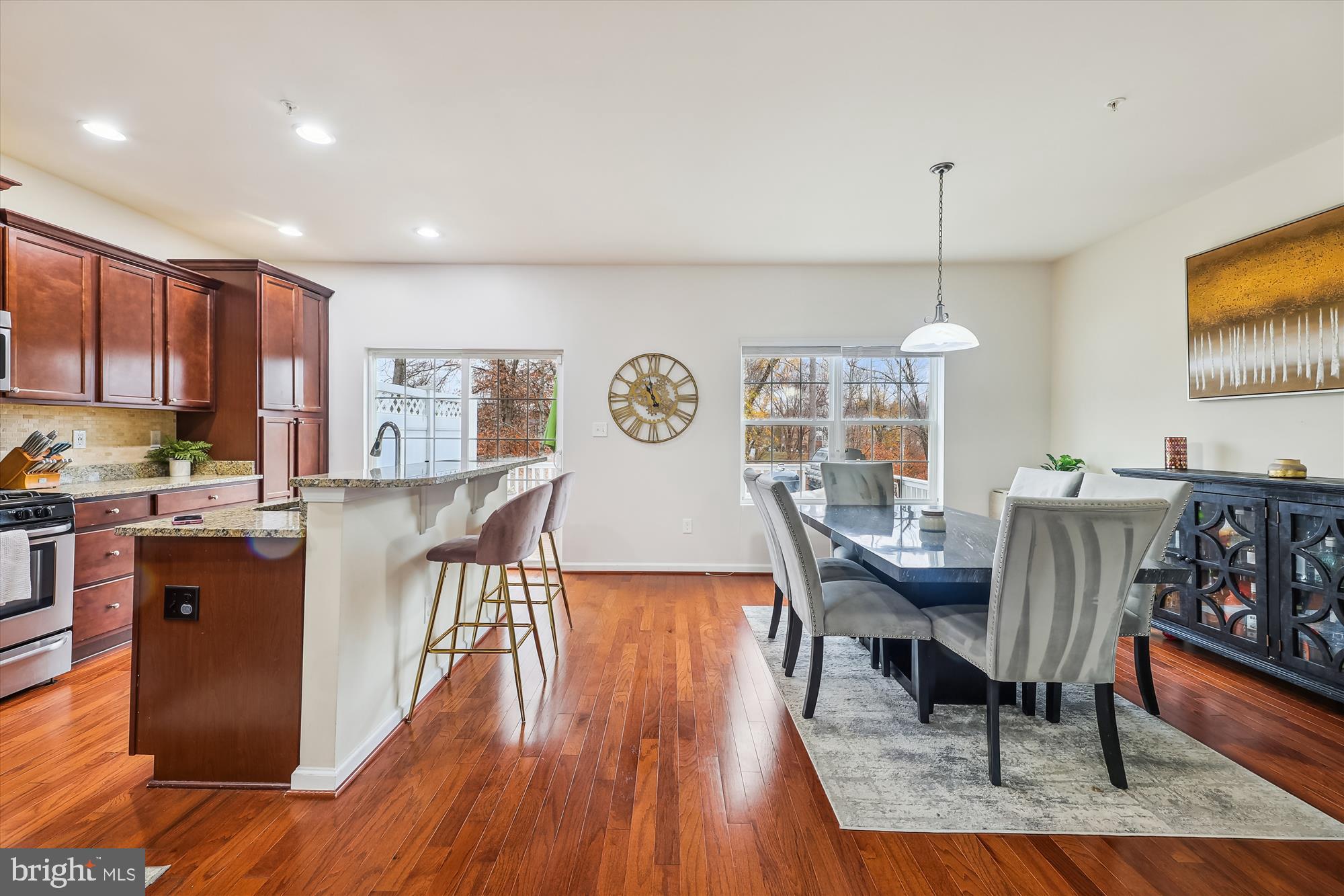 15707 Monksilver Bend Upper Marlboro, MD 20774 - Photo 9 of 58 Large dining area w/breakfast bar seating!