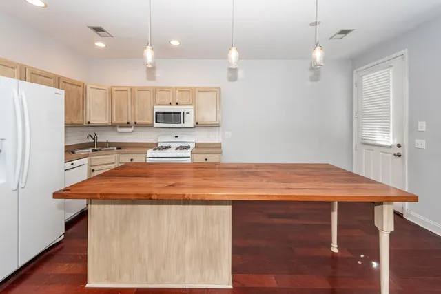 $2,595 | 5154 East Liberty Park Circle, North Charleston, SC 29405