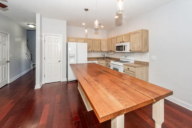 $2,595 | 5154 East Liberty Park Circle, North Charleston, SC 29405