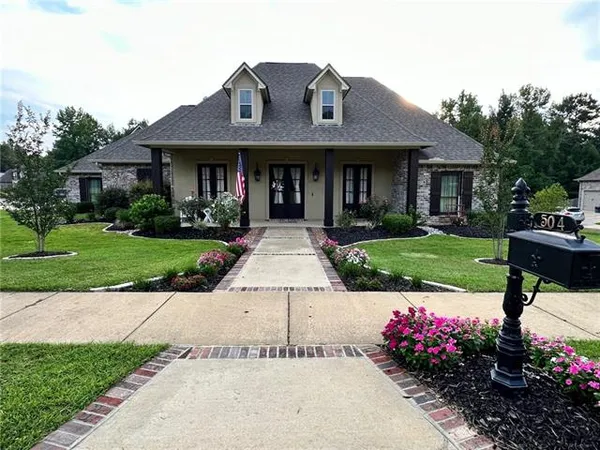 $490,000 | 504 Richfield Place, Pineville, LA 71360