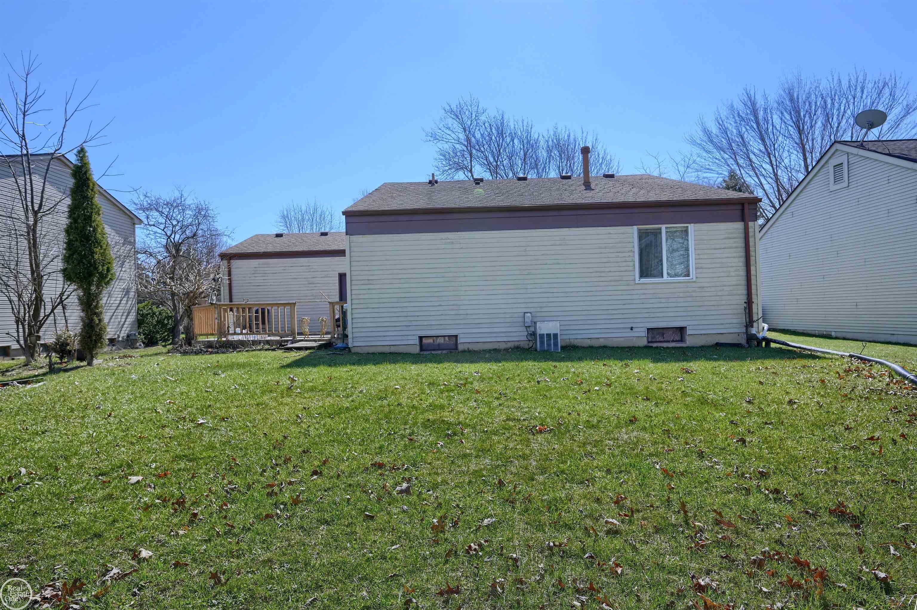 704 Dressler Lane Rochester, MI 48307 - Photo 23 of 26 50137153-54e4cafb-a73a-4a50-b58f-a7041850ddfe.JPG