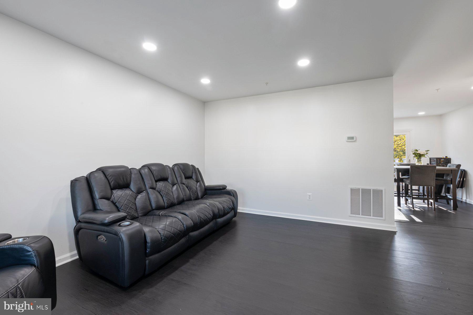 11922 Rumsfeld Terrace Silver Spring, MD 20904 - Photo 3 of 38 Gallery Image 3